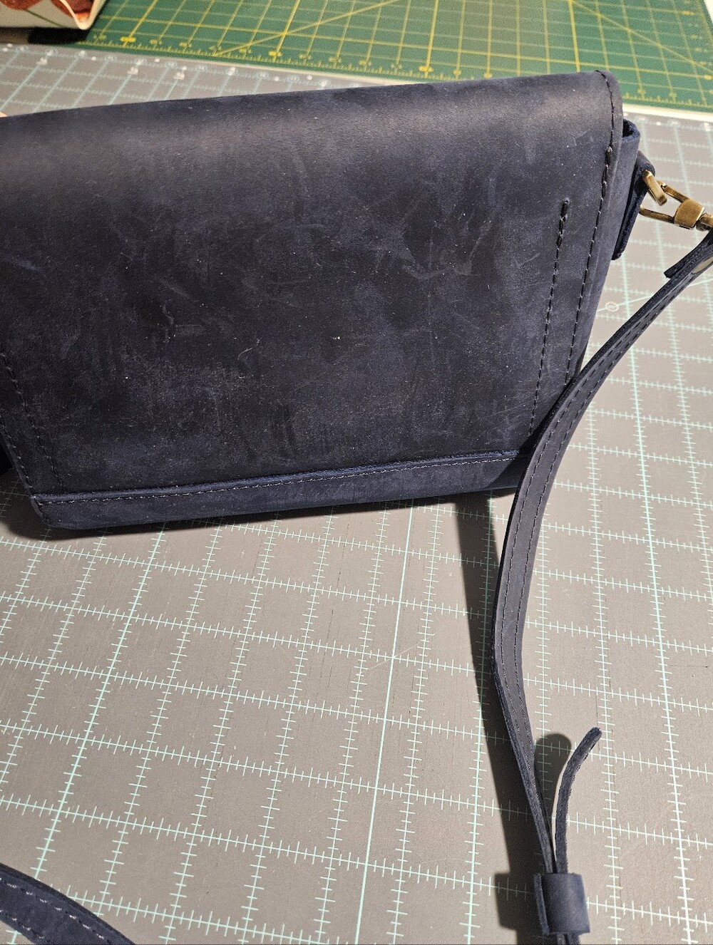 Portland Leather NWOT Metro Crossbody Deep Water Blue Leather Bag Magnetic